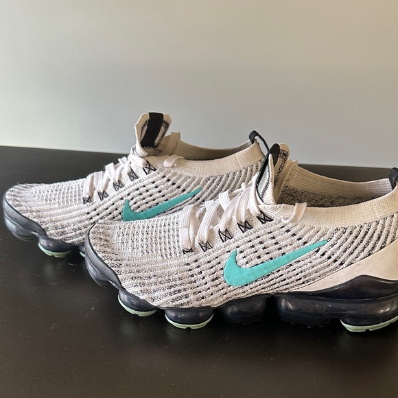 Nike fly knit women’s size 8 - Picture 5 of 8